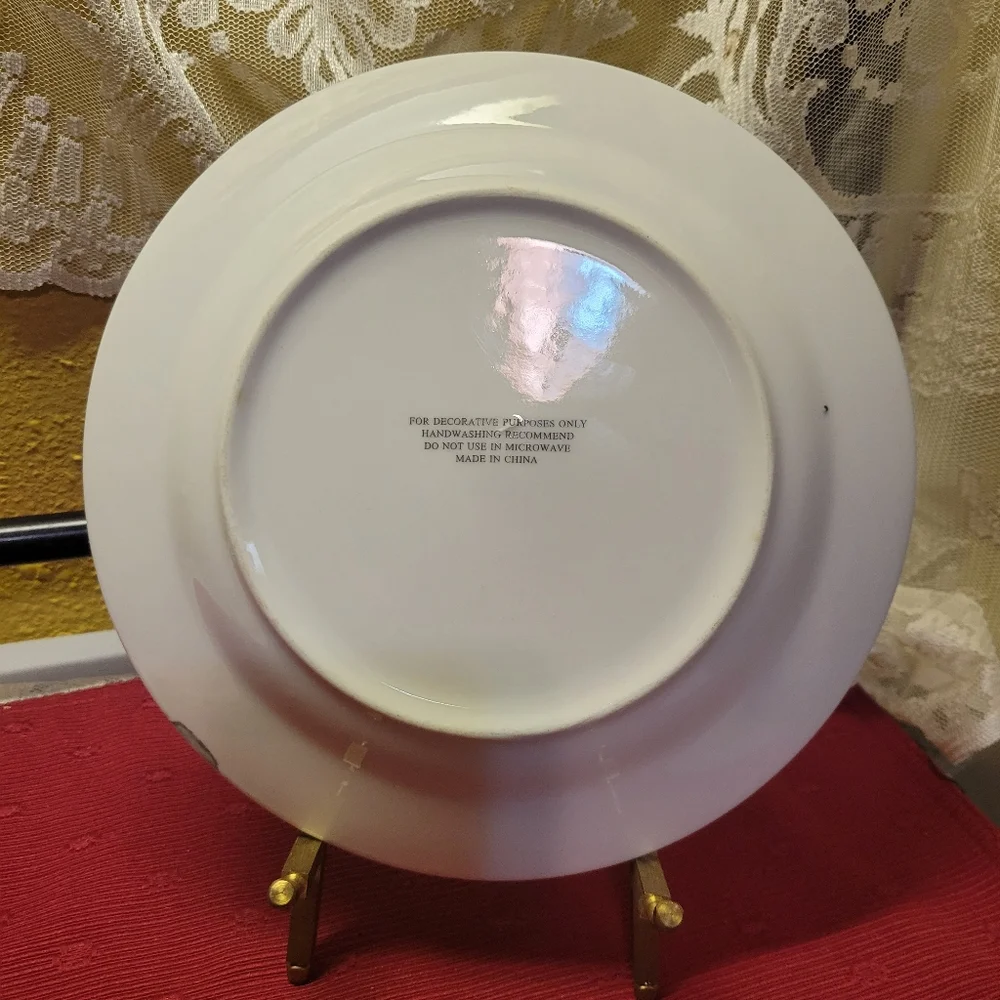 Vtg Decorative Plate Flowers, Robin, Hearts, Star